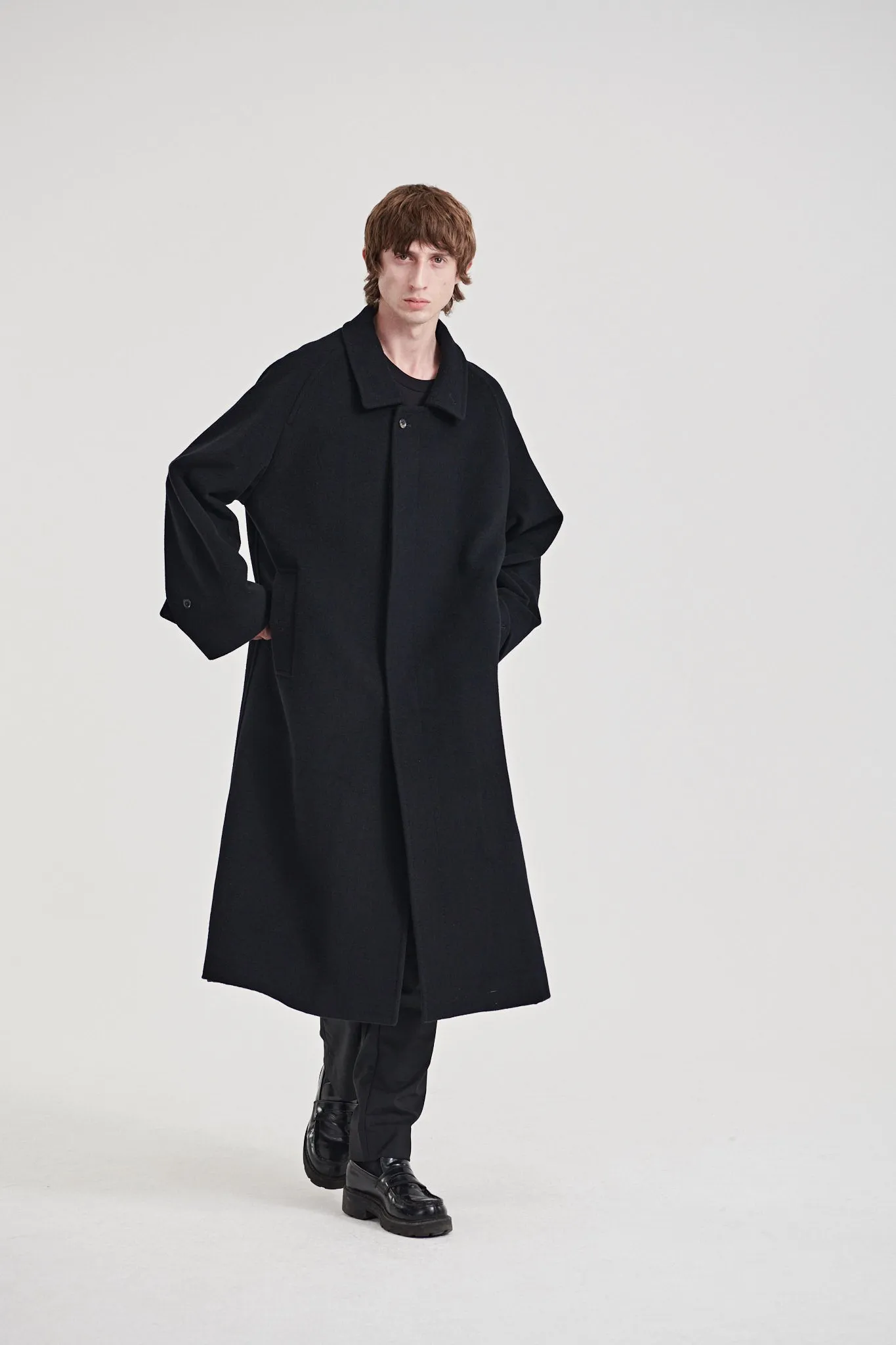 10 / Cashmere coat black