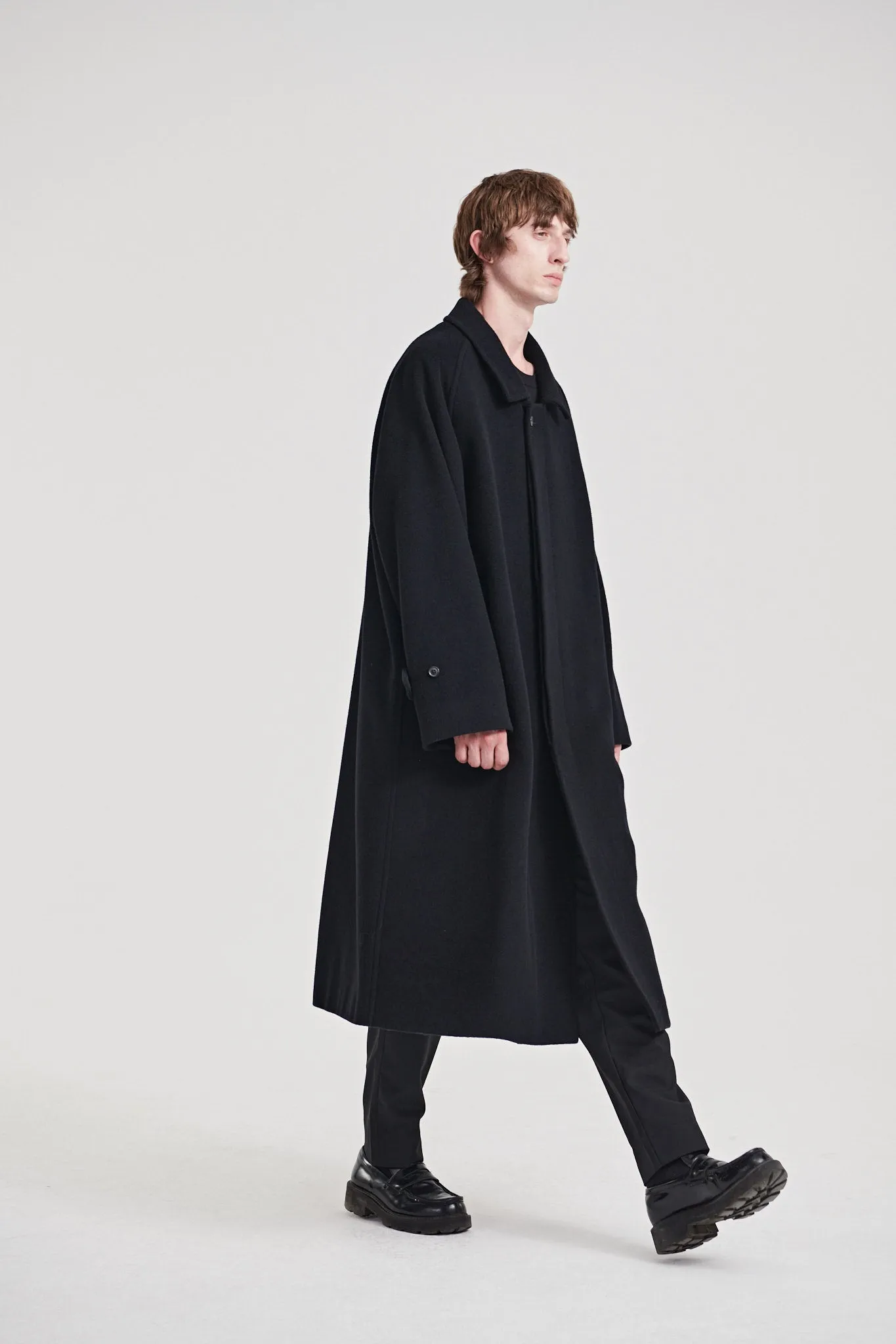 10 / Cashmere coat black