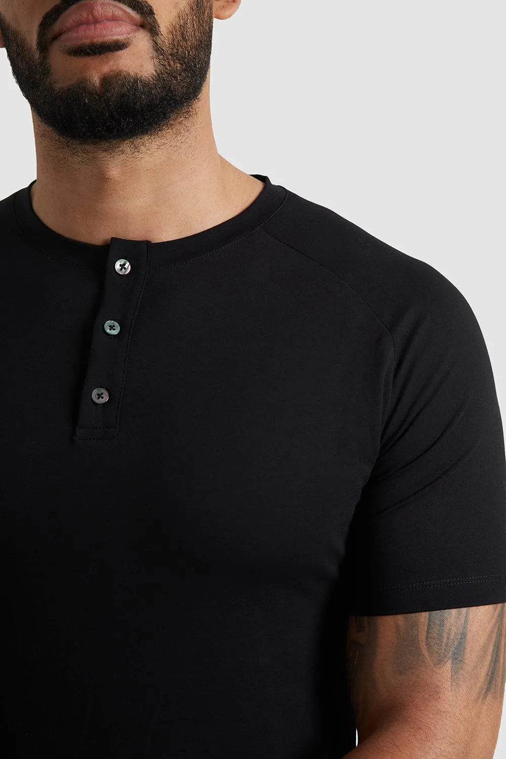 Everyday Henley T-shirt In Black