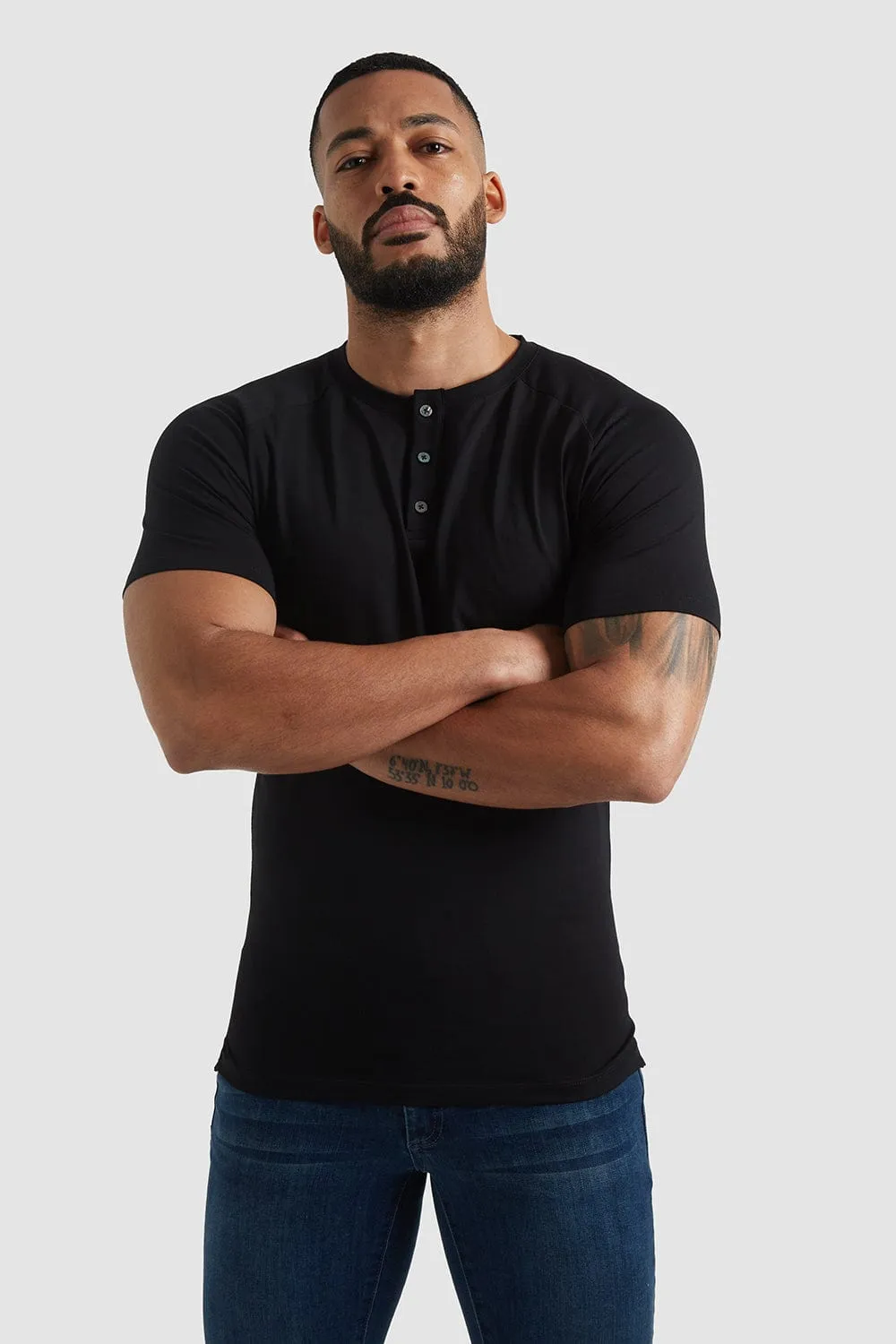 Everyday Henley T-shirt In Black